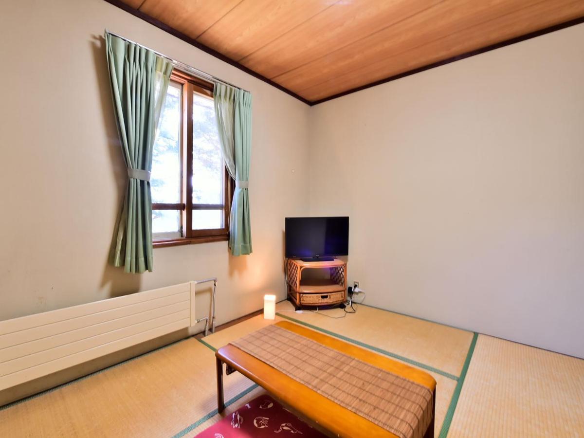 Kurumayama Kogen Guesthouse Urara Chino Zewnętrze zdjęcie